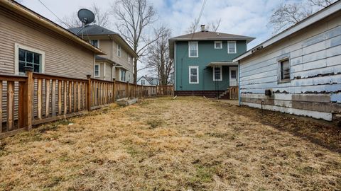 Tiny photo for 407 W Emerson Street, Bloomington, IL 61701 (MLS # 12572101)