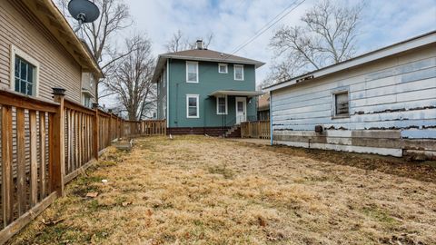 Tiny photo for 407 W Emerson Street, Bloomington, IL 61701 (MLS # 12572101)