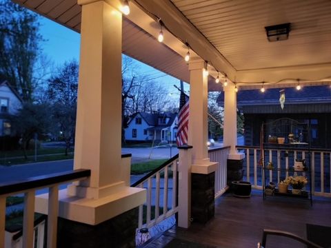 Tiny photo for 407 W Emerson Street, Bloomington, IL 61701 (MLS # 12572101)