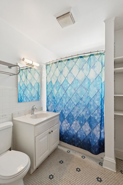 Tiny photo for 1467 W Catalpa Avenue #2W, Chicago, IL 60640 (MLS # 12595490)