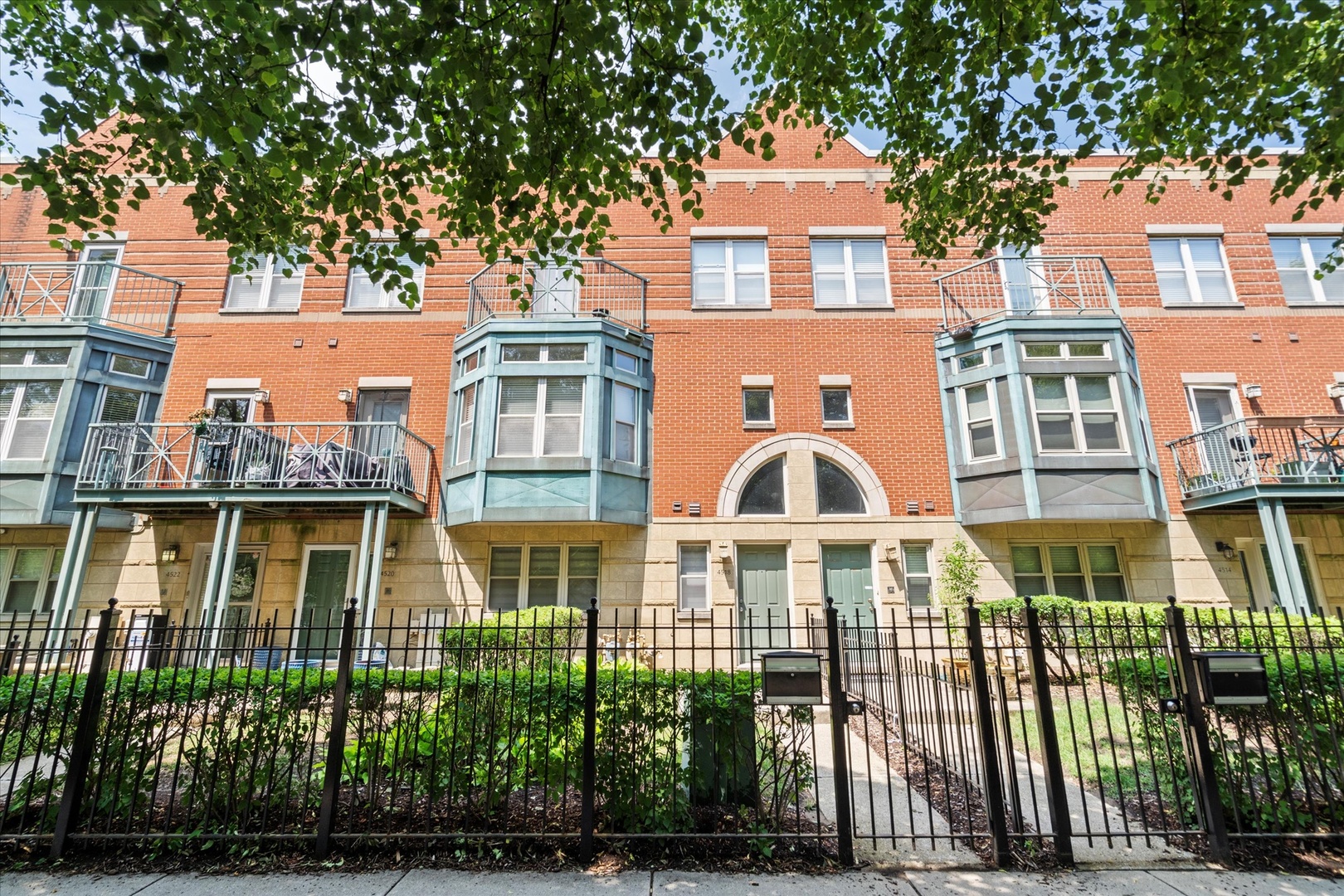 4518 S Woodlawn Avenue 4518