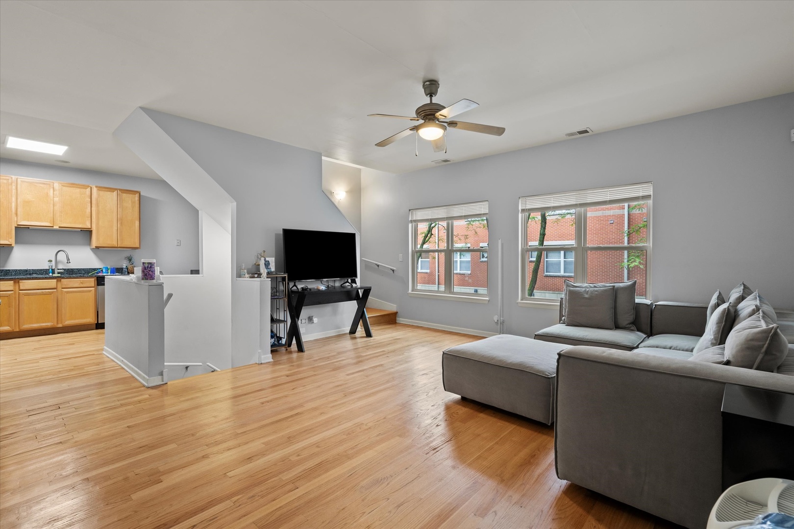 4518 S Woodlawn Avenue 4518