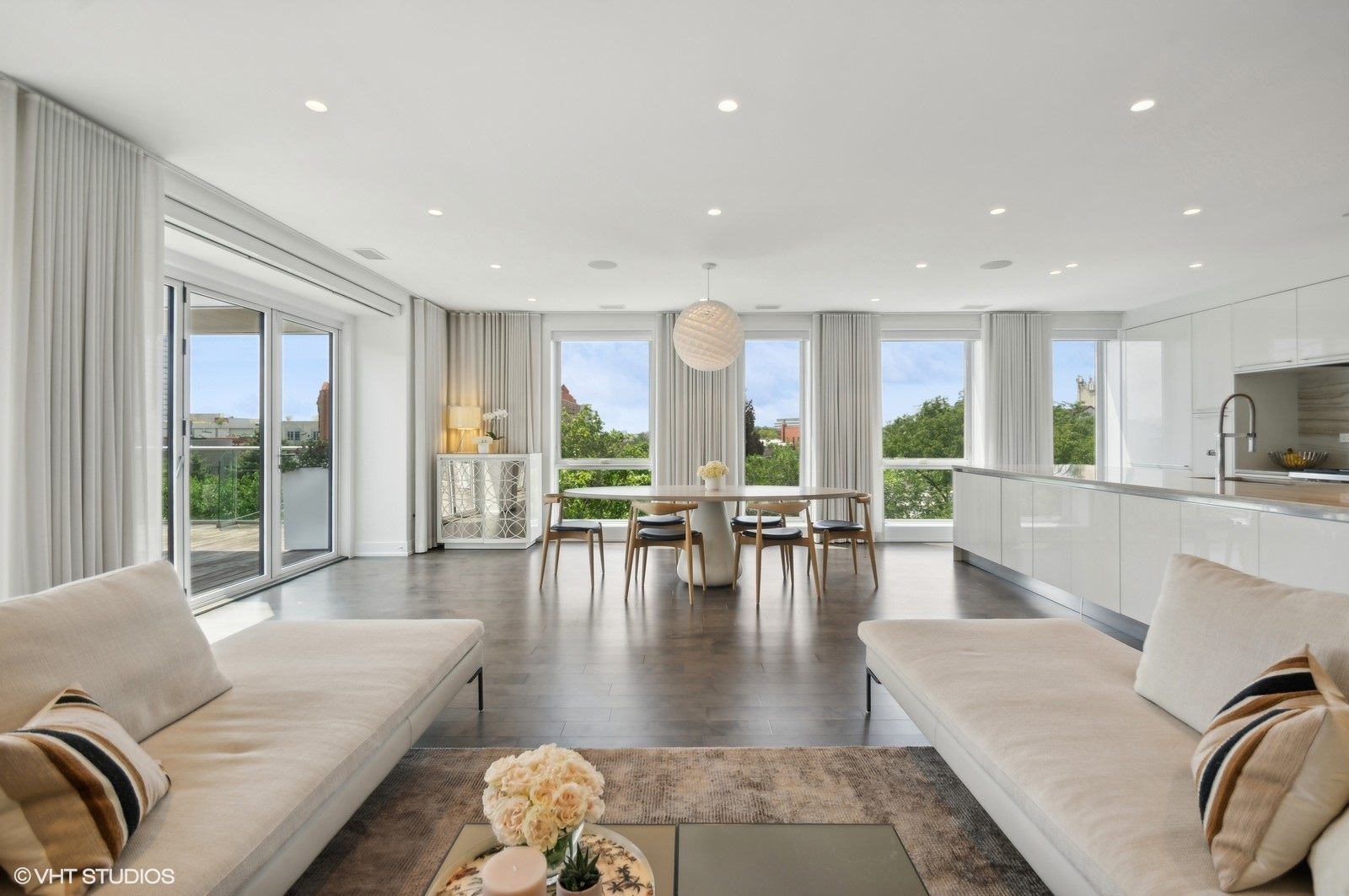 1625 N Burling Street 401