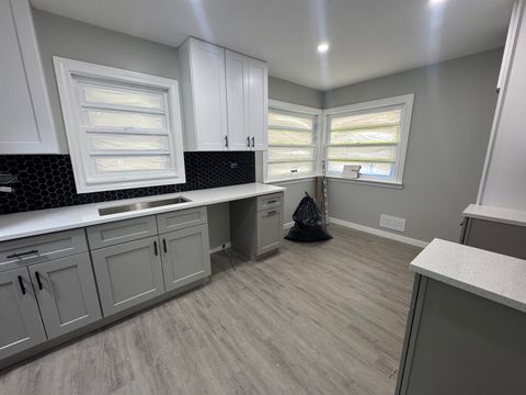 Tiny photo for 9800 S 51st Avenue, Oak Lawn, IL 60453 (MLS # 12590285)