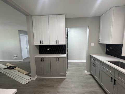 Tiny photo for 9800 S 51st Avenue, Oak Lawn, IL 60453 (MLS # 12590285)