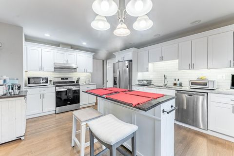 Tiny photo for 10908 S Kilbourn Avenue, Oak Lawn, IL 60453 (MLS # 12601851)