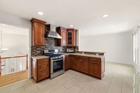 Tiny photo for 1432 Mitchell Trail, Elk Grove Village, IL 60007 (MLS # 12554023)