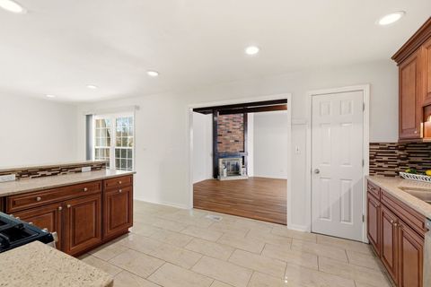 Tiny photo for 1432 Mitchell Trail, Elk Grove Village, IL 60007 (MLS # 12554023)