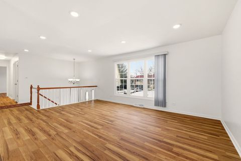 Tiny photo for 1432 Mitchell Trail, Elk Grove Village, IL 60007 (MLS # 12554023)