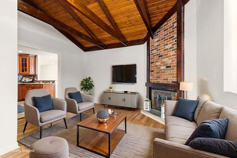 Tiny photo for 1432 Mitchell Trail, Elk Grove Village, IL 60007 (MLS # 12554023)