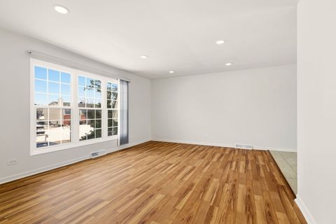 Tiny photo for 1432 Mitchell Trail, Elk Grove Village, IL 60007 (MLS # 12554023)