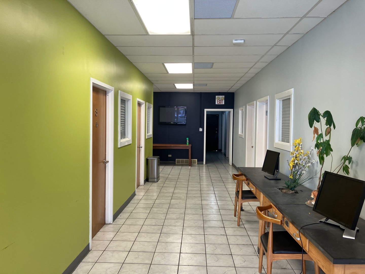 2404 E 79TH Street
