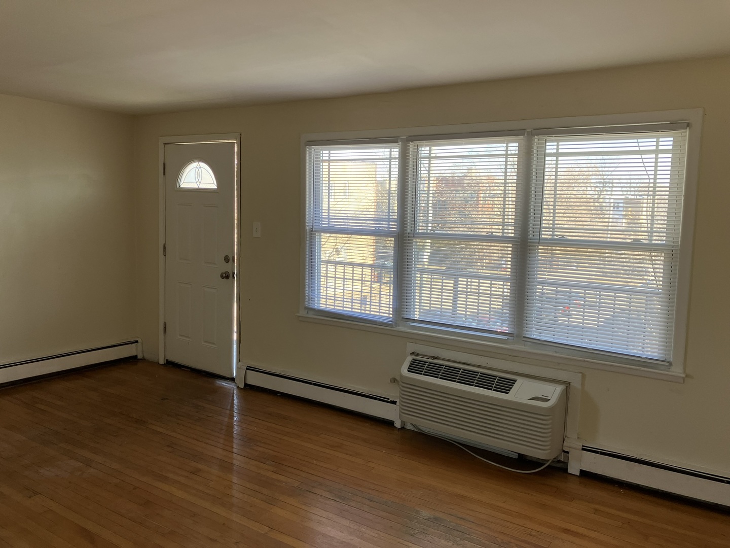 2404 E 79TH Street