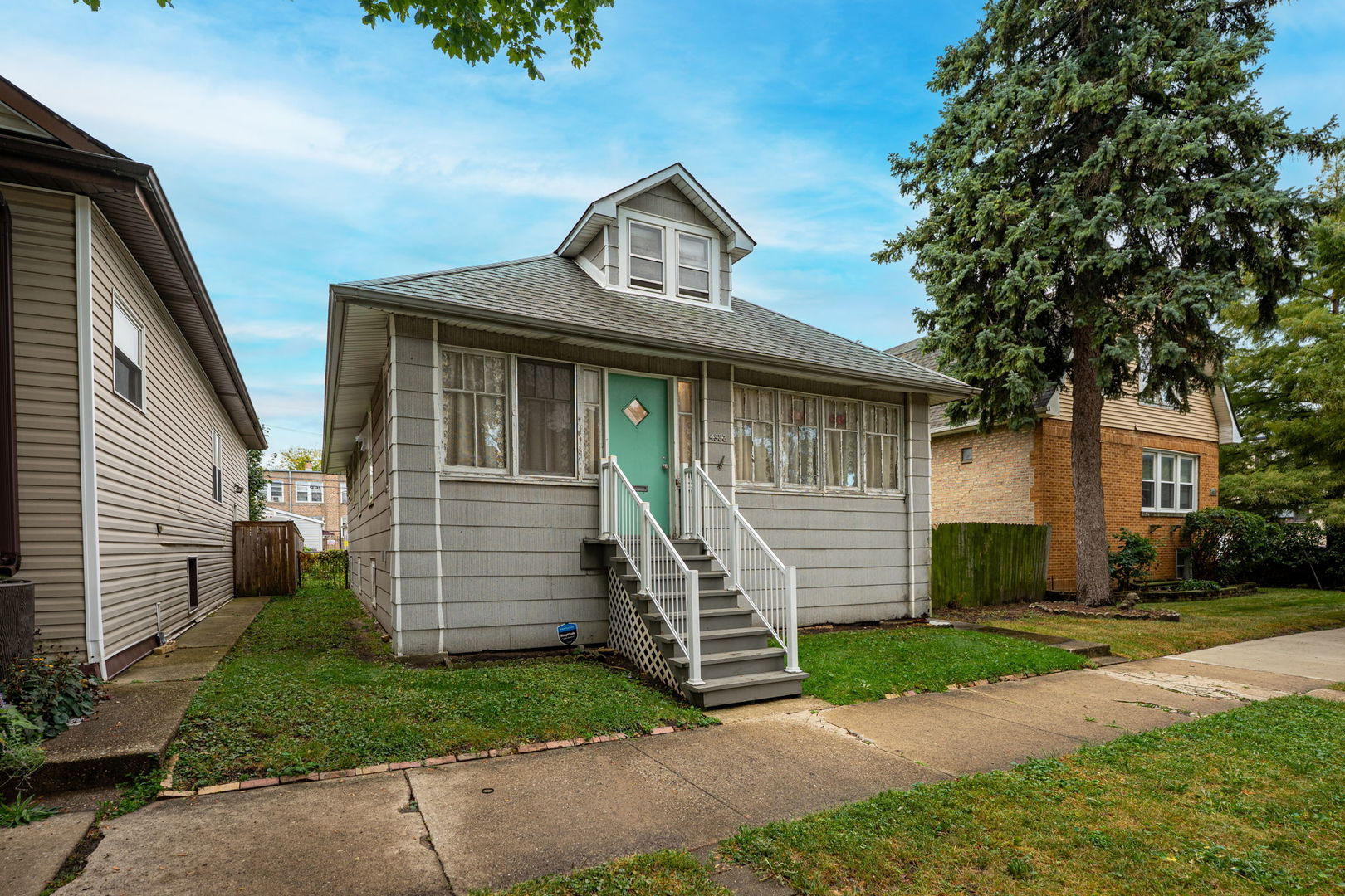 4953 W Drummond Place