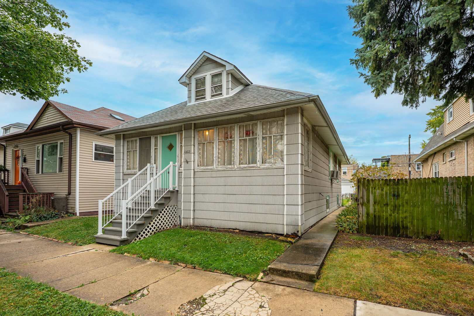 4953 W Drummond Place