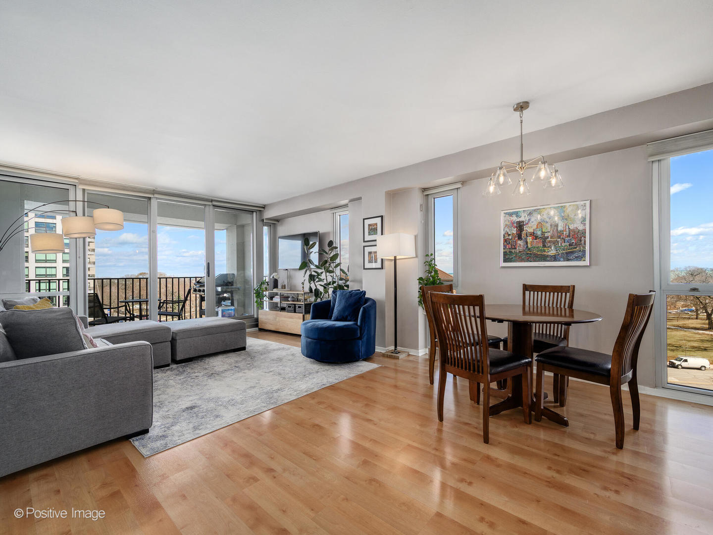 1960 N Lincoln Park West 710