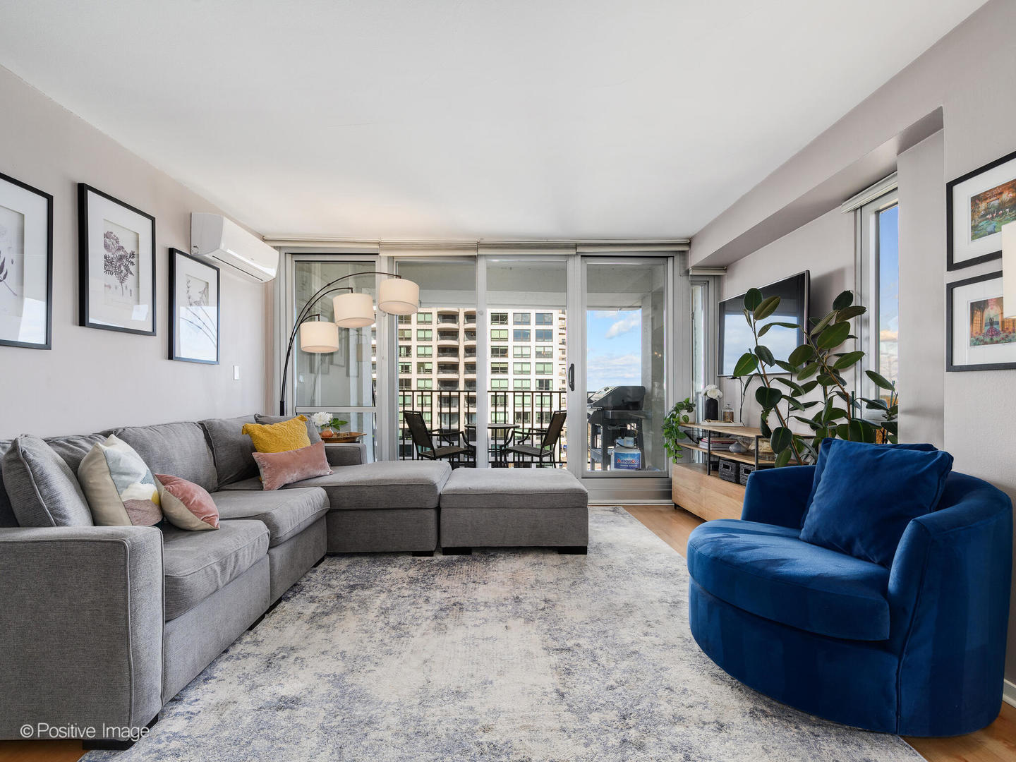 1960 N Lincoln Park West 710