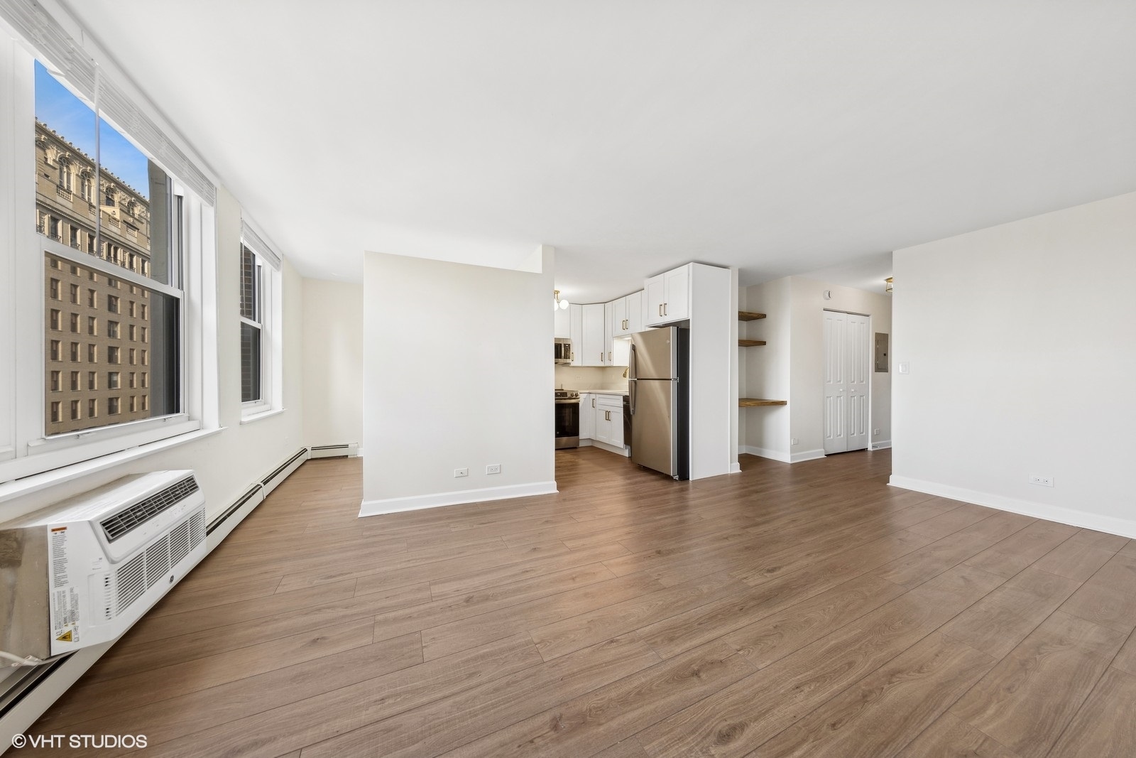 3033 N Sheridan Road 909