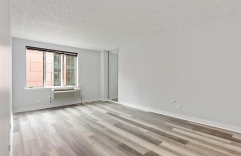 Tiny photo for 801 S Plymouth Court #615, Chicago, IL 60605 (MLS # 12597556)