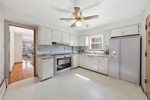 Tiny photo for 3728 Grove Avenue, Berwyn, IL 60402 (MLS # 12620260)