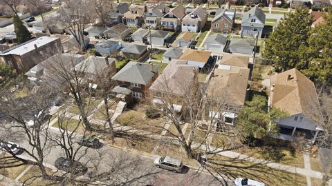 Tiny photo for 3728 Grove Avenue, Berwyn, IL 60402 (MLS # 12620260)