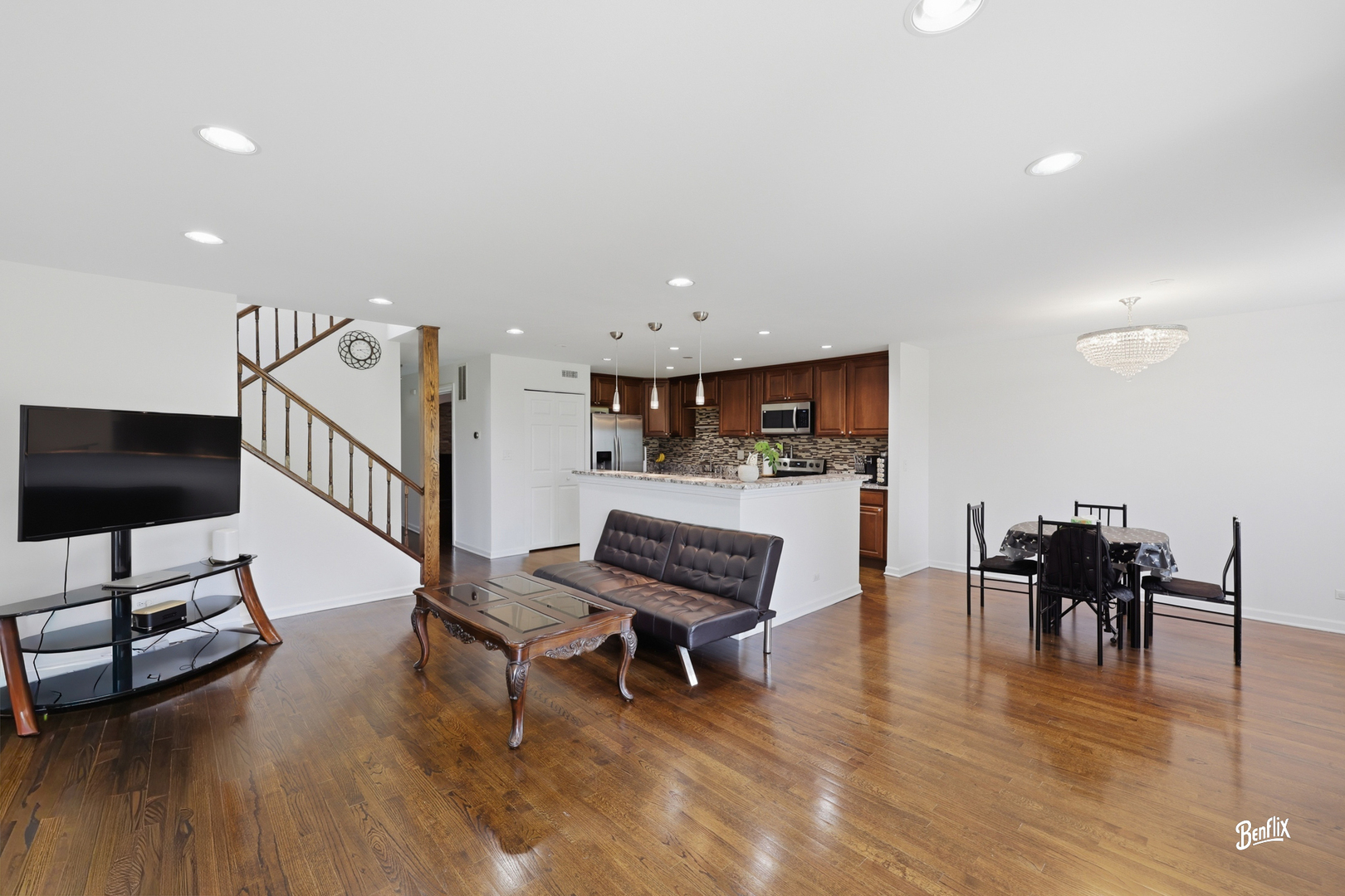686 MALLARD Lane
