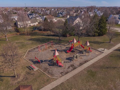 Tiny photo for 3304 Barrington Road, Bloomington, IL 61704 (MLS # 12582170)