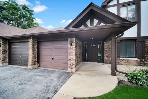 Tiny photo for 1651 Dover Court #A, Wheaton, IL 60189 (MLS # 12709037)