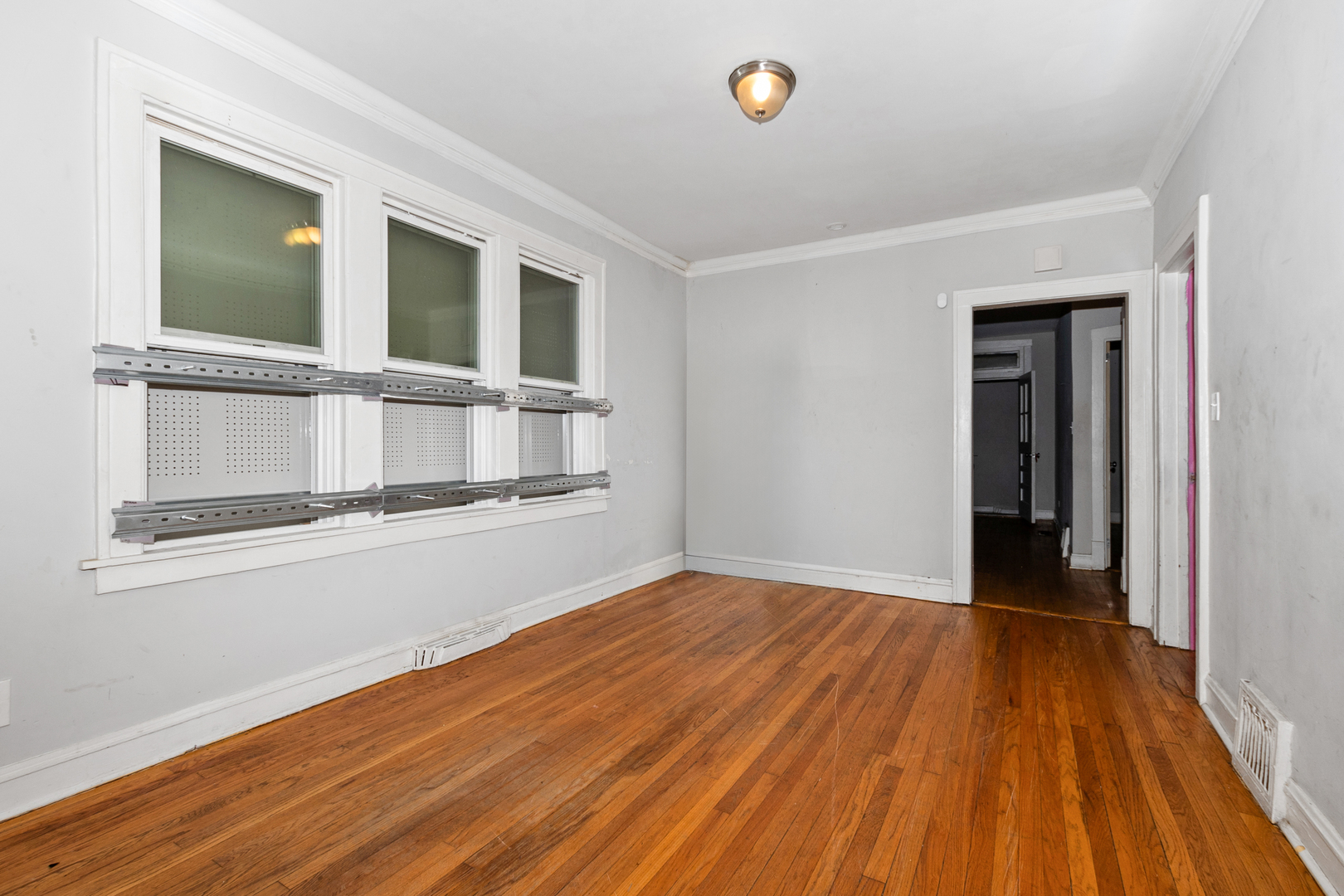 525 E 87th Place