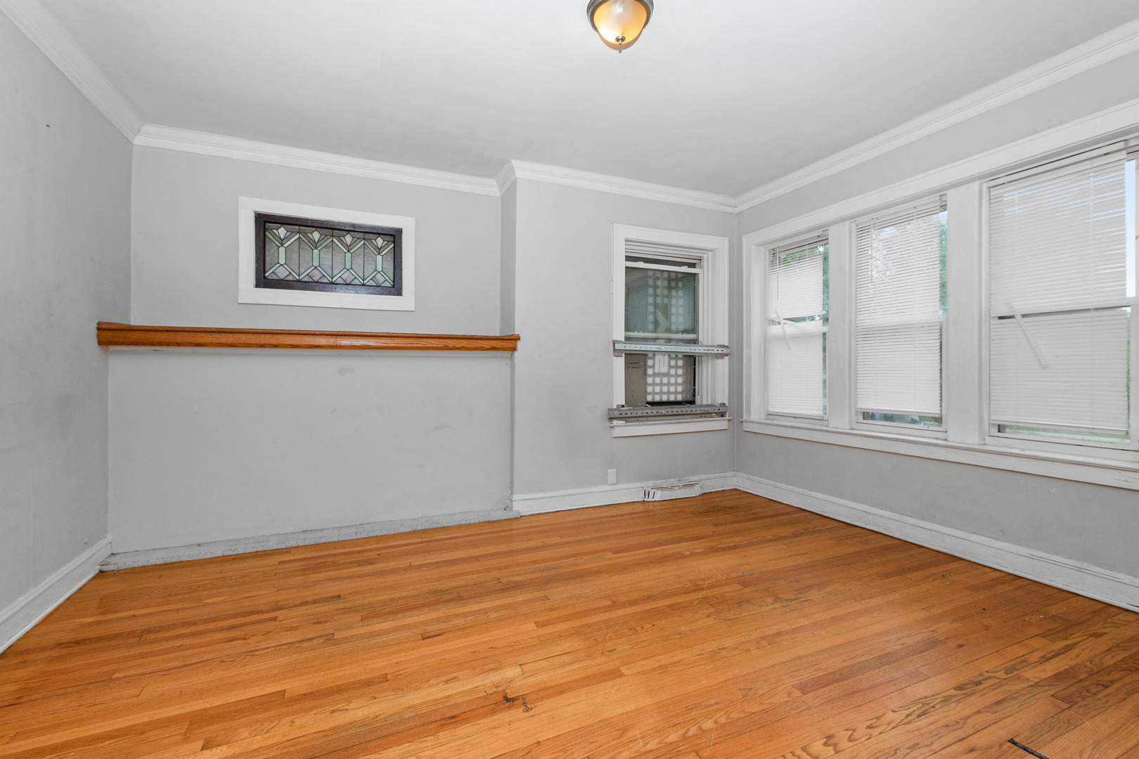 525 E 87th Place
