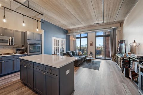 Tiny photo for 811 W 15th Place #708, Chicago, IL 60608 (MLS # 12511354)