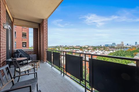 Tiny photo for 811 W 15th Place #708, Chicago, IL 60608 (MLS # 12511354)