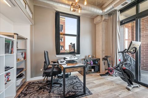 Tiny photo for 811 W 15th Place #708, Chicago, IL 60608 (MLS # 12511354)