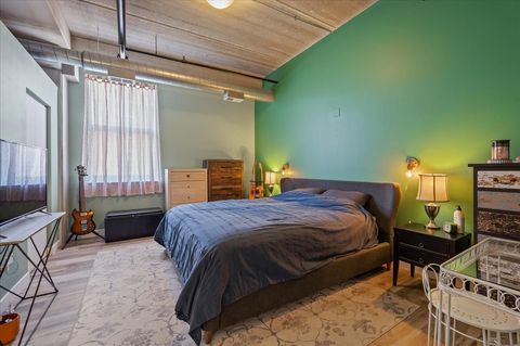 Tiny photo for 811 W 15th Place #708, Chicago, IL 60608 (MLS # 12511354)