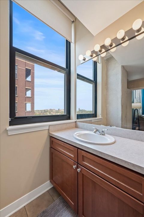 Tiny photo for 811 W 15th Place #708, Chicago, IL 60608 (MLS # 12511354)