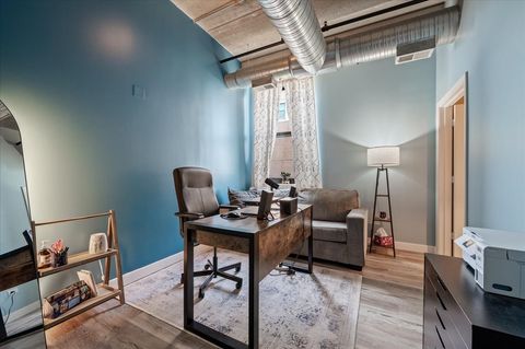 Tiny photo for 811 W 15th Place #708, Chicago, IL 60608 (MLS # 12511354)