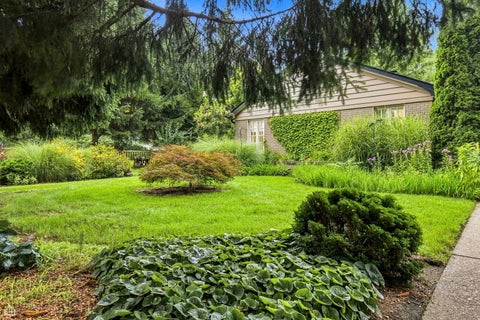 Tiny photo for 901 Cherokee Road, Wilmette, IL 60091 (MLS # 12732318)