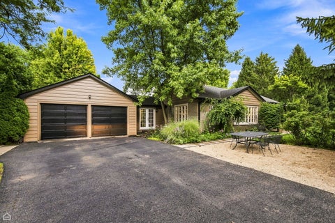 Tiny photo for 901 Cherokee Road, Wilmette, IL 60091 (MLS # 12732318)