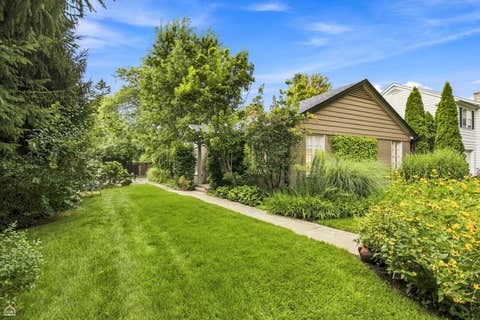Tiny photo for 901 Cherokee Road, Wilmette, IL 60091 (MLS # 12732318)