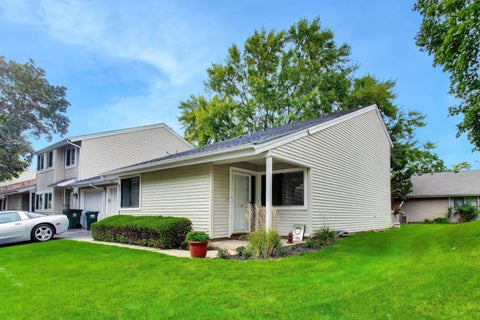 Tiny photo for 1720 E Shannon Lane #6, Palatine, IL 60074 (MLS # 12772177)