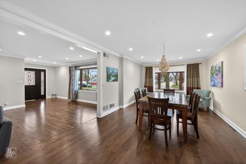 Tiny photo for 221 E Grantley Avenue, Elmhurst, IL 60126 (MLS # 12609510)