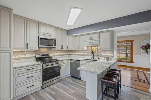 Tiny photo for 1323 S Roselle Road, Schaumburg, IL 60193 (MLS # 12554029)