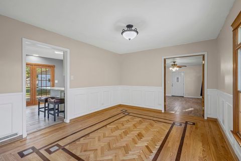 Tiny photo for 1323 S Roselle Road, Schaumburg, IL 60193 (MLS # 12554029)