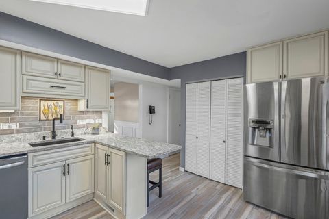 Tiny photo for 1323 S Roselle Road, Schaumburg, IL 60193 (MLS # 12554029)