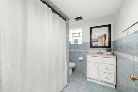 Tiny photo for 3801 W Sherwin Avenue, Lincolnwood, IL 60712 (MLS # 12509022)