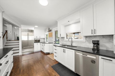 Tiny photo for 3801 W Sherwin Avenue, Lincolnwood, IL 60712 (MLS # 12509022)