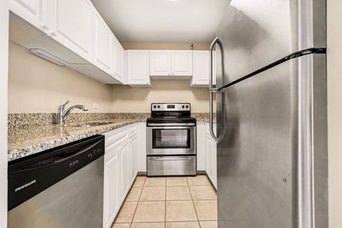 Tiny photo for 3660 N Lake Shore Drive #915, Chicago, IL 60613 (MLS # 12550505)
