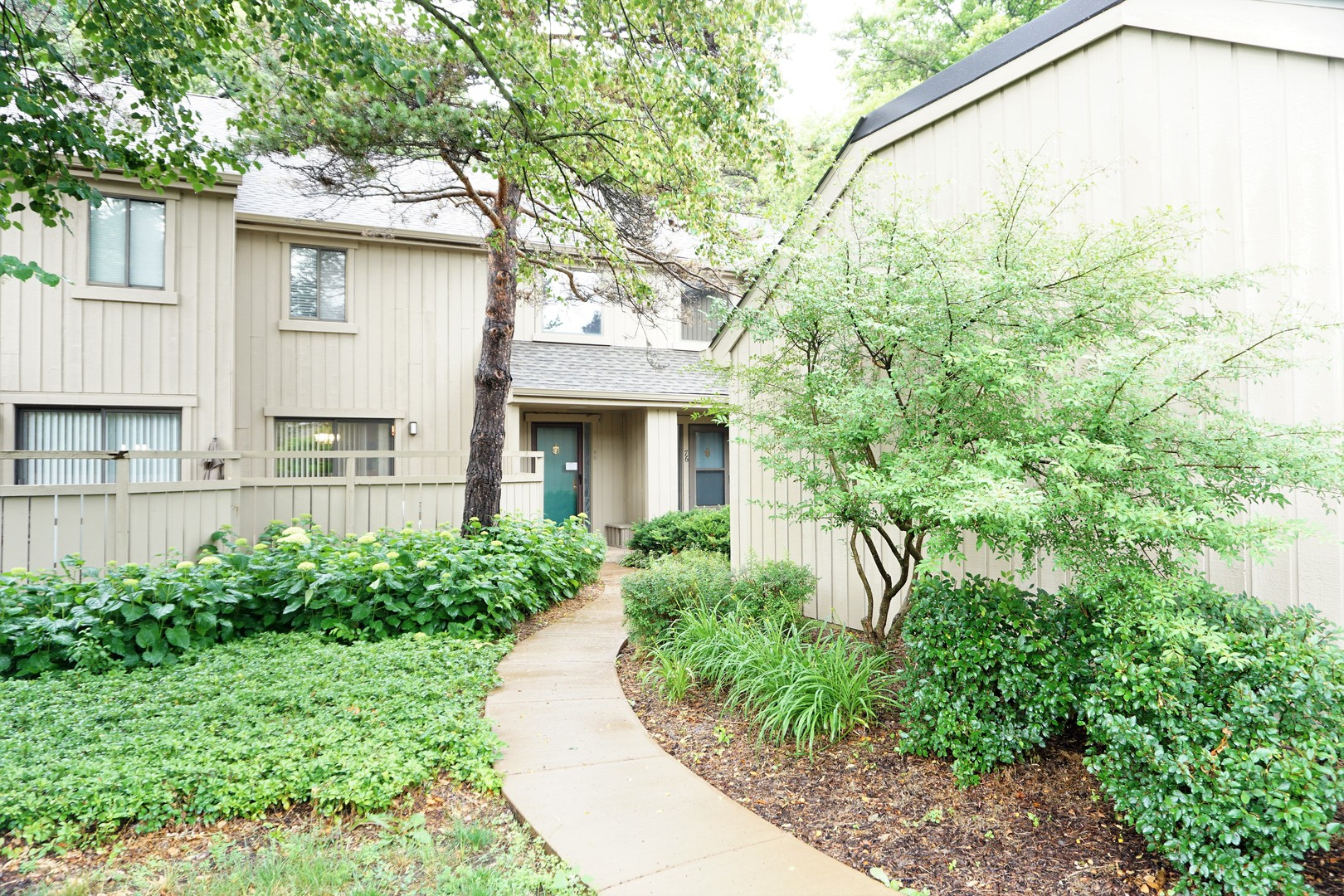 Photo 1 of 27 — 80 W Hunt Trail, Lake Barrington, IL 60010