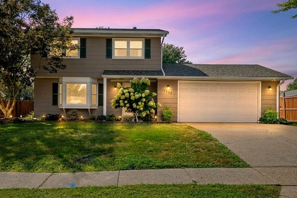 3426 FAIRHAVEN RD, DAVENPORT, IA 52807 - Image 01ce8e5cfdd5a085a2fa0efae3ac25bf/1329555600