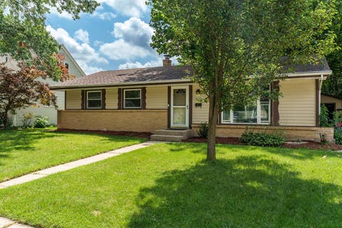 Photo of 4715 Cleveland Avenue, Rockford, IL 61108 (MLS # 12739678)